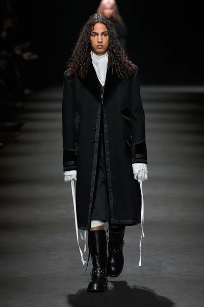 Look 34